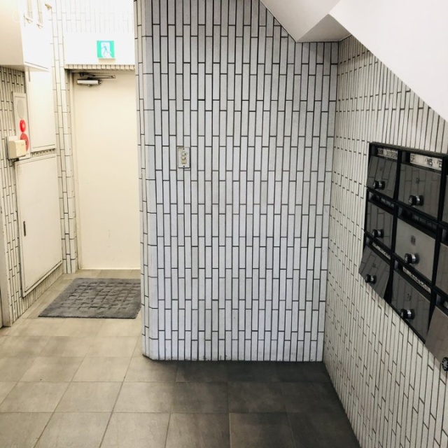 青山サクセスビル エントランス