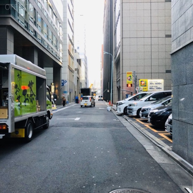 西勘本店ビル ビル前面道路