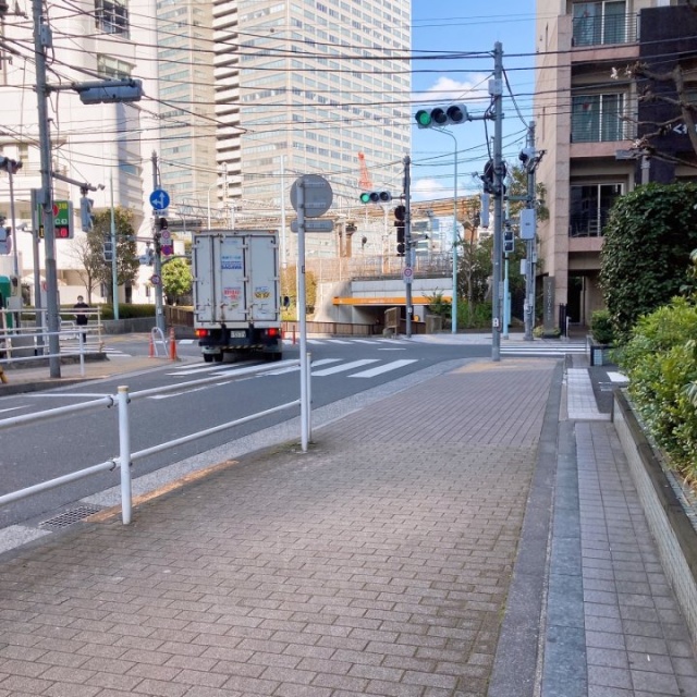 芝一丁目ビル ビル前面道路