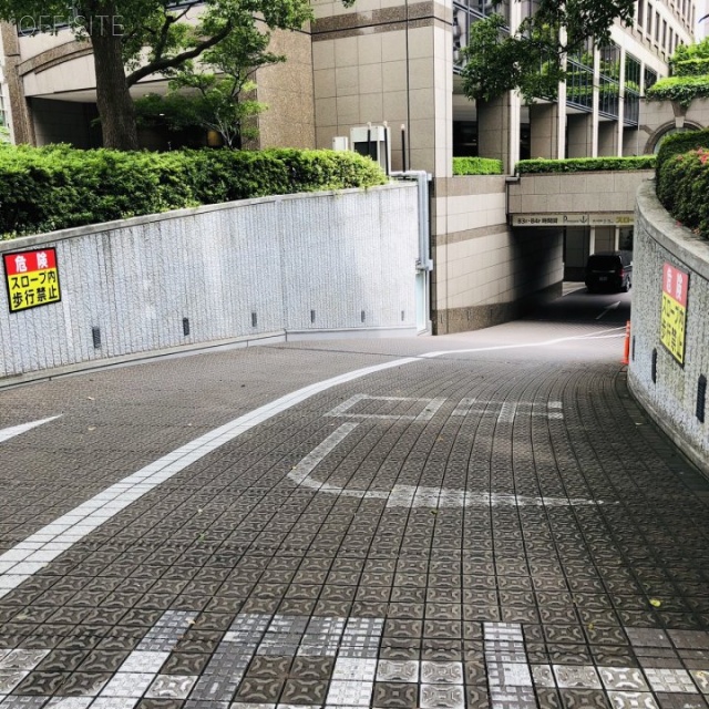六本木ファーストビル 地下に駐車場