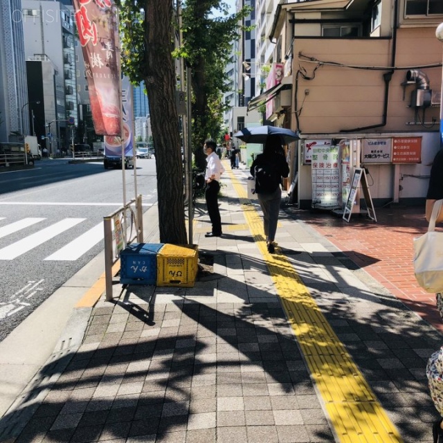 池藤ビル 前面歩道