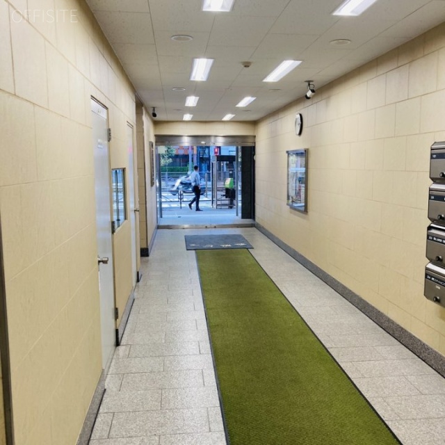 西脇ビル エントランス