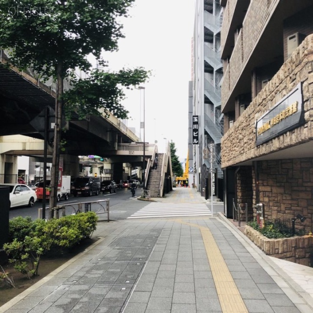 和光ビル ビル前面道路 昭和通り