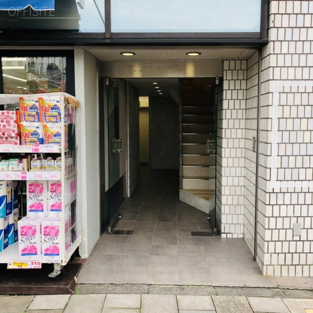 青山サクセスビル エントランス