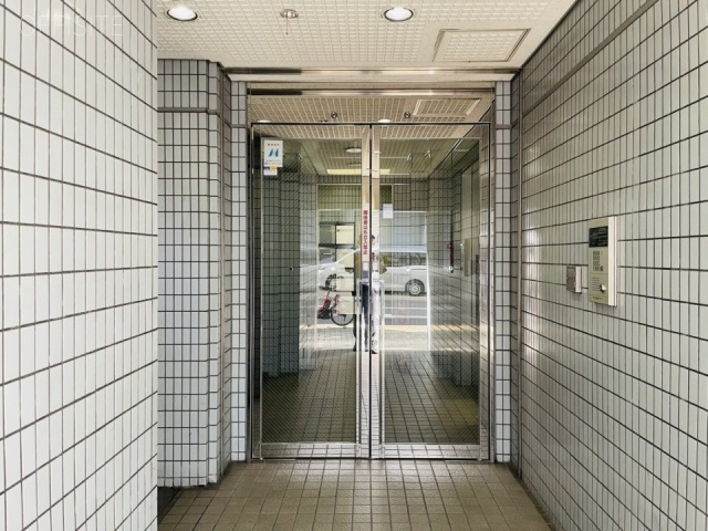 近仁(ちかひと)ビル オフィスビル出入口