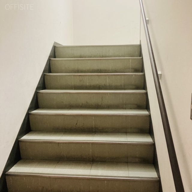 芝公園向陽ビル 階段