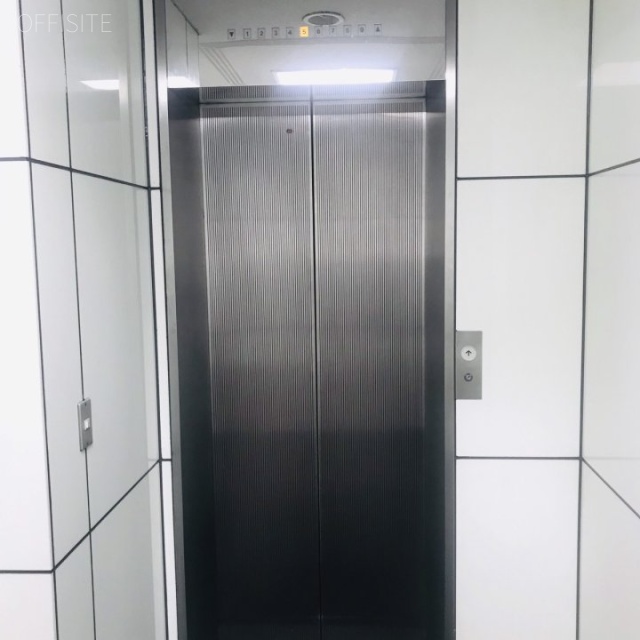 ストーク新宿井岡ビル エレベーター