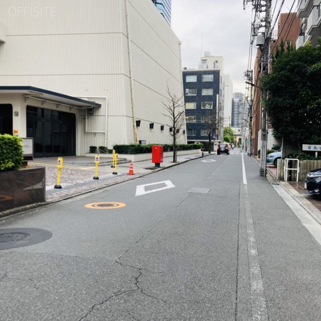 日本女子会館ビル 前面道路