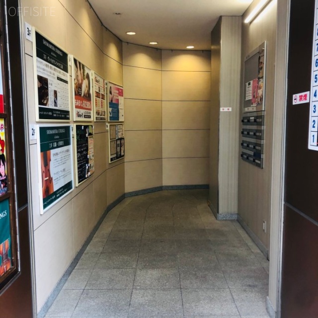松孝商事ビル エントランス