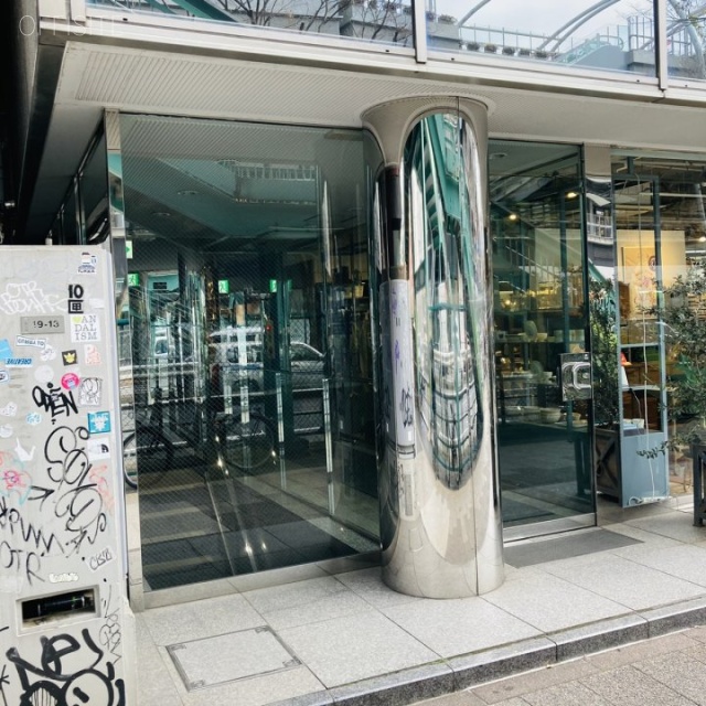 J-6ビル エントランス