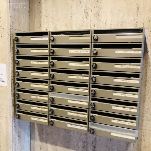 銀座8丁目10番ビル エントランス