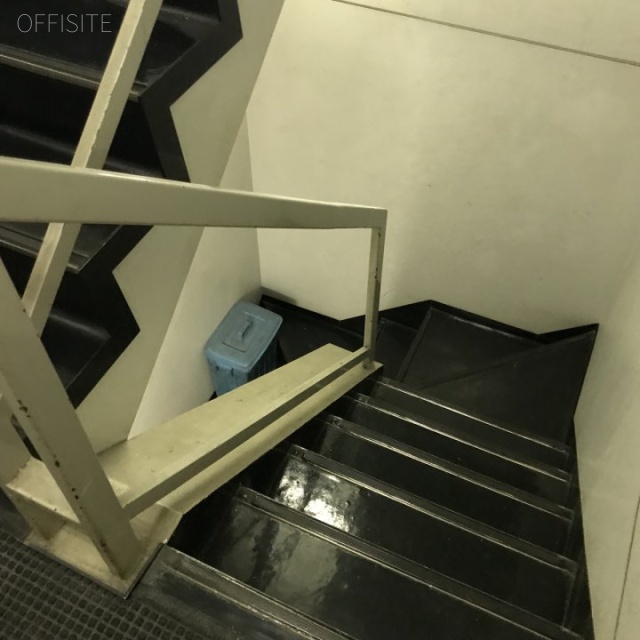 文京尚学ビル エントランス