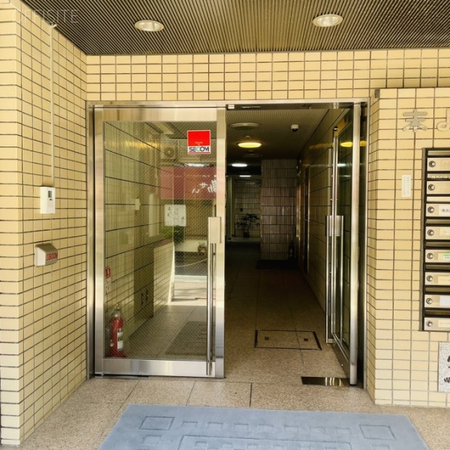 末よしビル エントランス