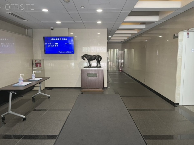 馬事畜産会館 エントランス