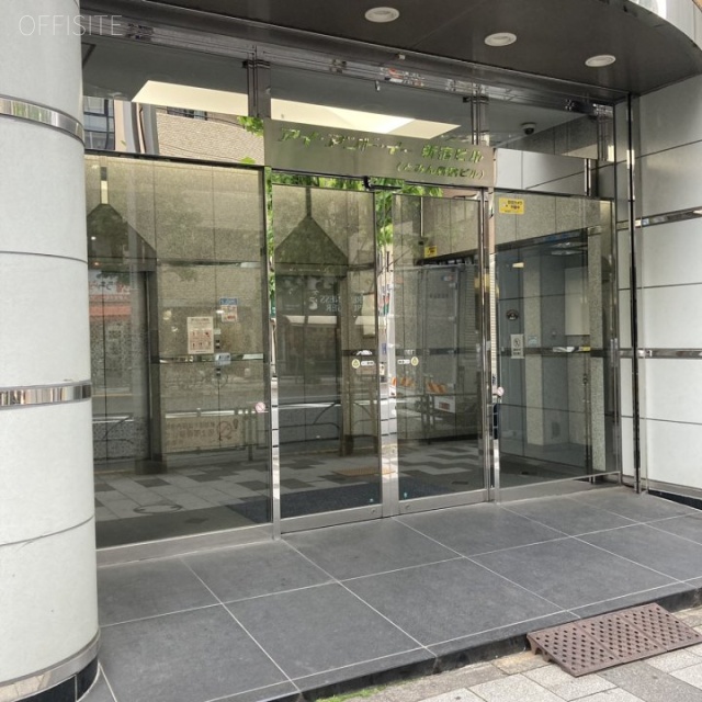 ヒューリック新宿御苑ビル エントランス