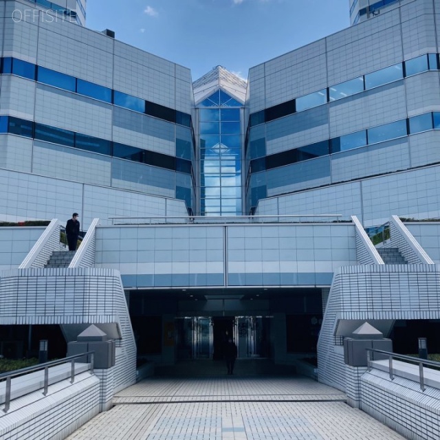 幕張テクノガーデン C棟 オフィスビル出入口