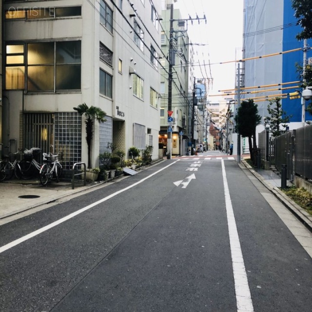 湯島ビル ビル前面道路