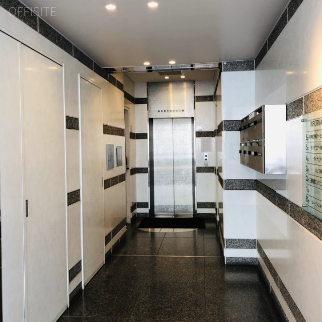 藤和神田錦町ビル エントランス