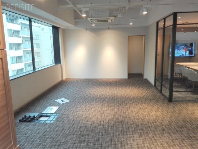 +SHIFT GINZA EAST 室内