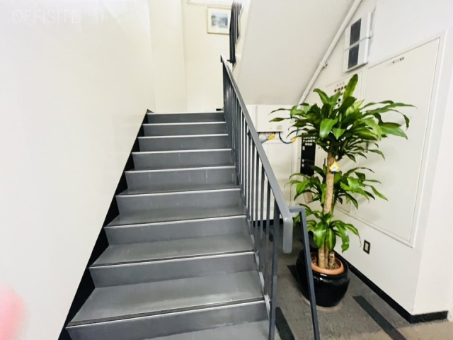 山田ビル エントランス