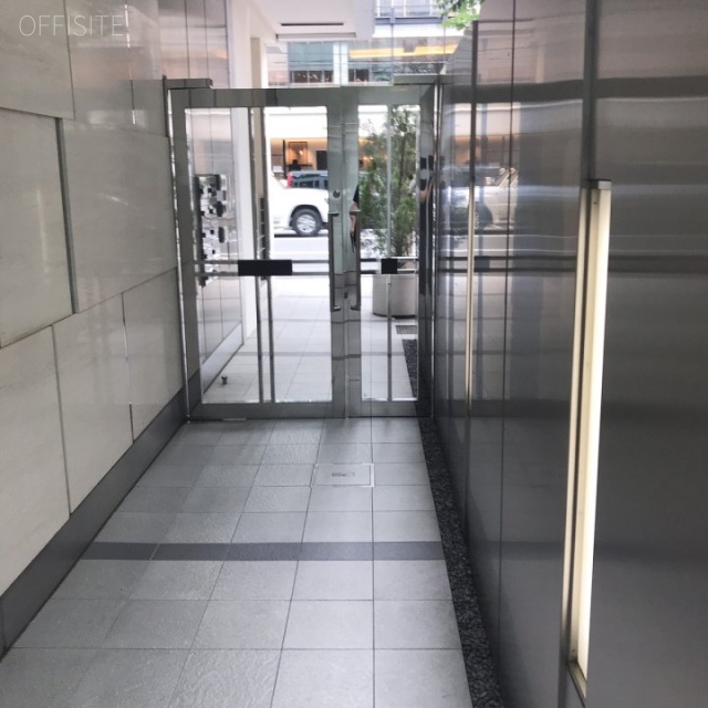 SANWA南青山ビル エントランス