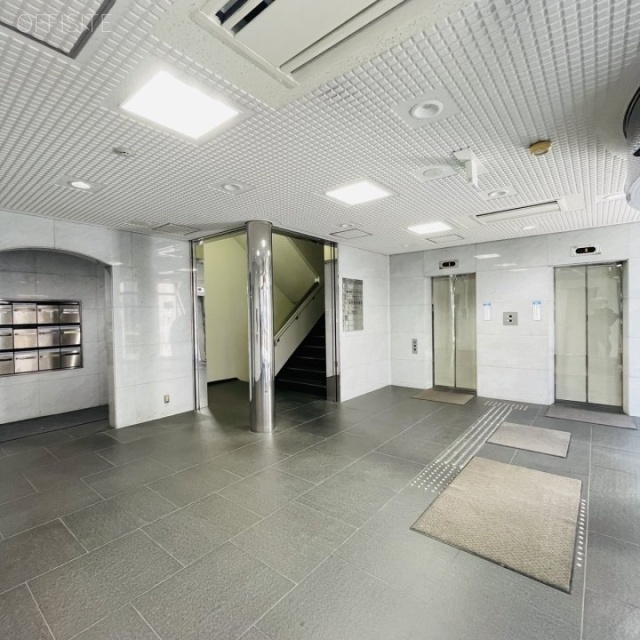 東熱新川ビル エントランス