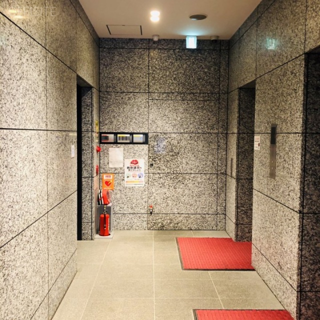 銀座レンガ通り福神ビル エントランス