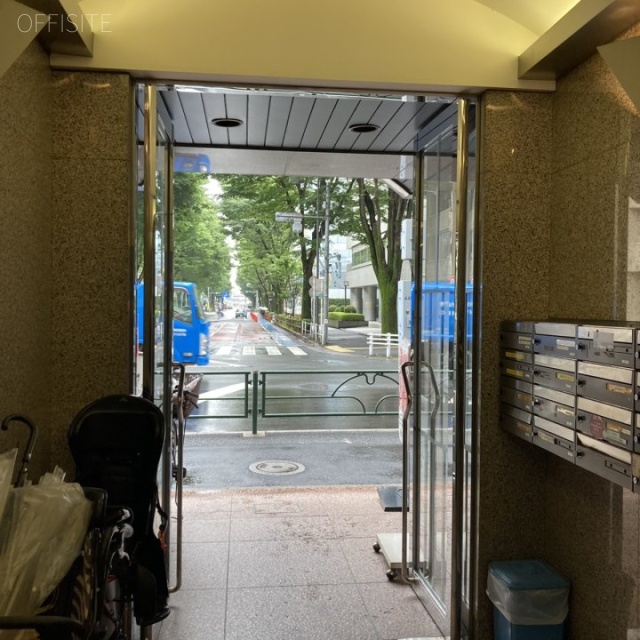 IFOビル エントランス