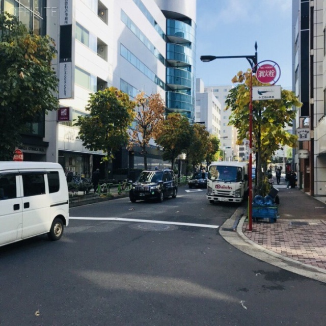 登亭銀座ビル ビル前面道路