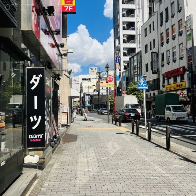 ハイブリッヂ西池袋 前面歩道