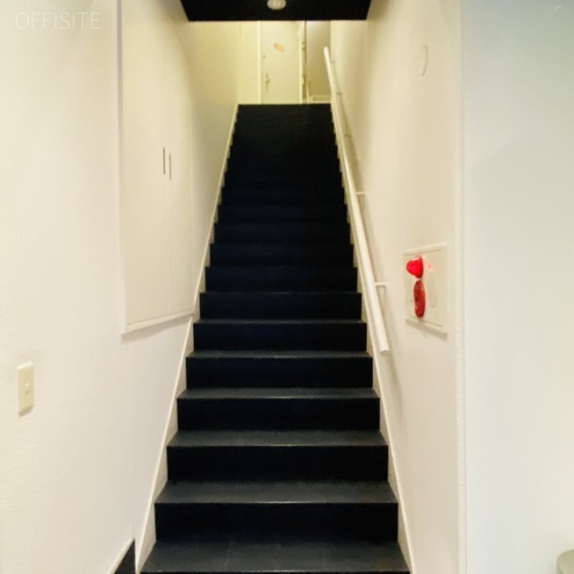 GMー3ビル エントランス