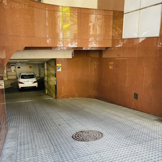 仙信ビル 駐車場