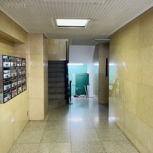 銀友ビル エントランス