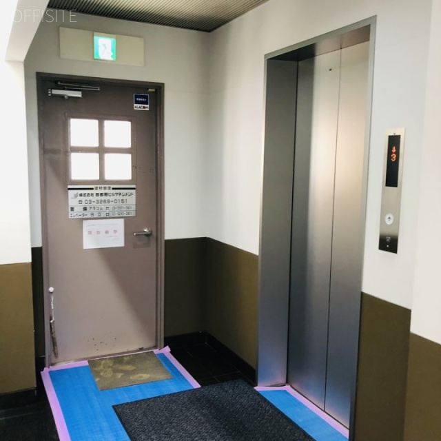 石井ビル エントランス