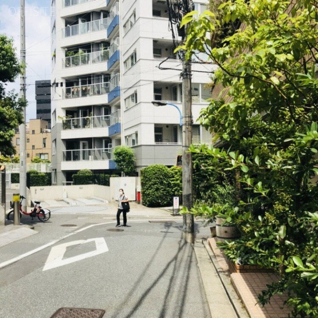 ASKビル ビル前面道路
