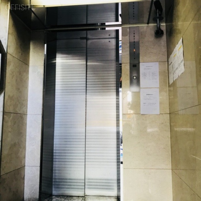 新橋フォディアビル エレベーター