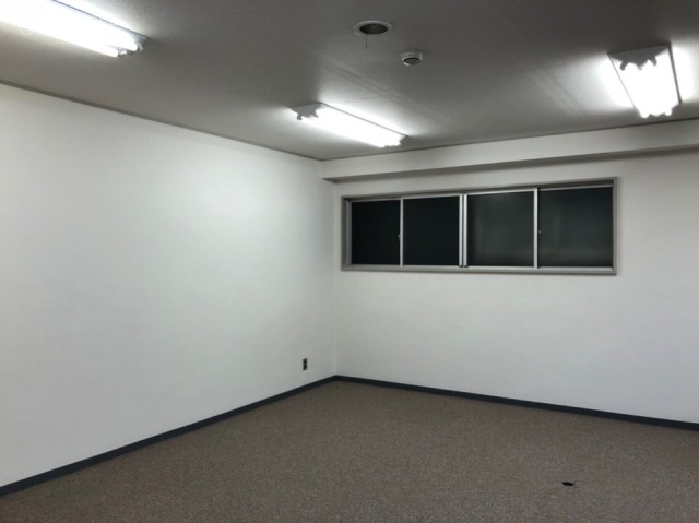 丸中ビル 501号室 室内