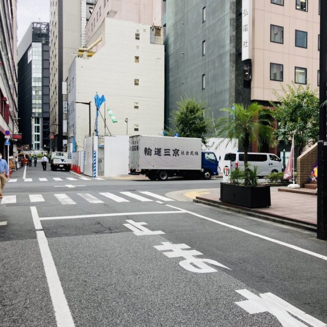 東京銀座ビルディング ビル前面道路