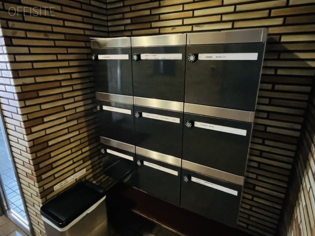 岩見ビル エントランス