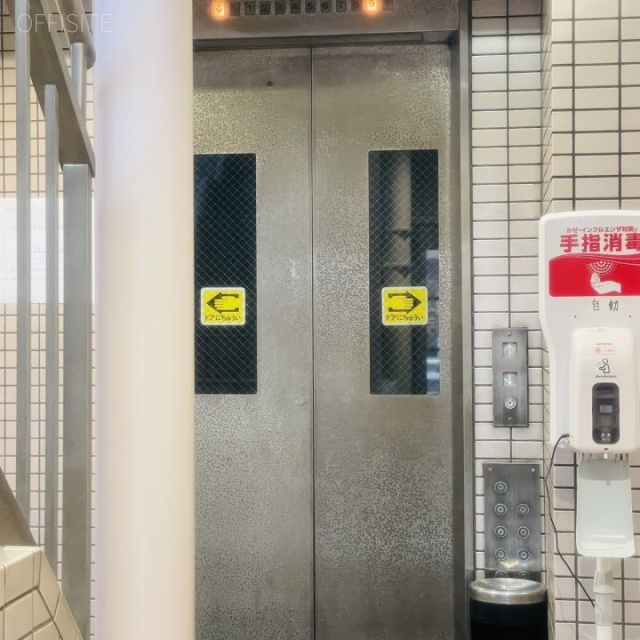 ニットービル エントランス