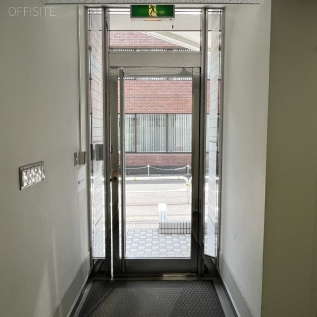 第5TOCビル 通用口出入口