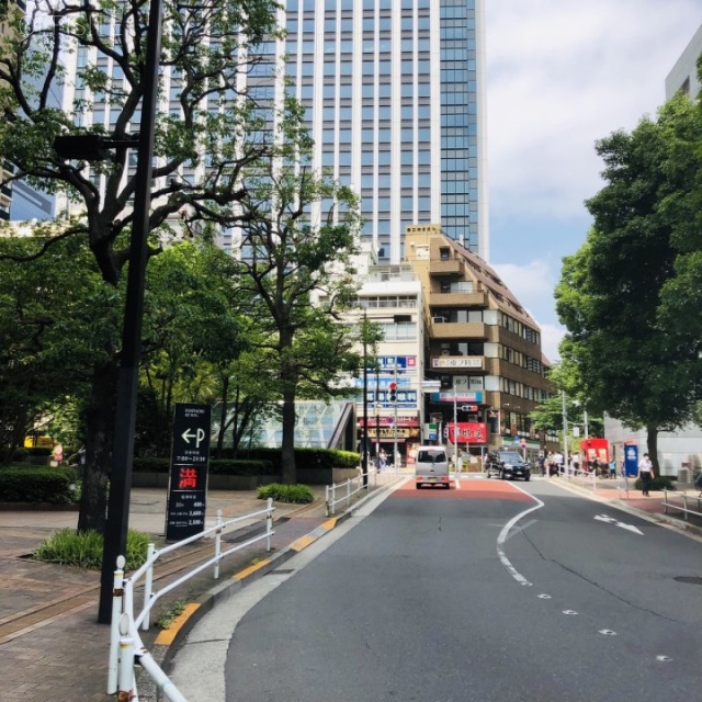 神谷町MTビル ビル前面道路