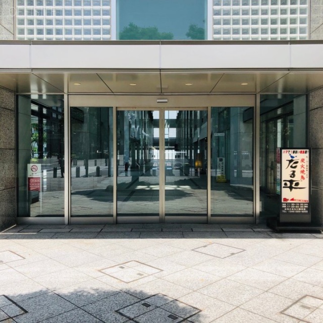 KDX横浜みなとみらいタワー オフィスビル出入口