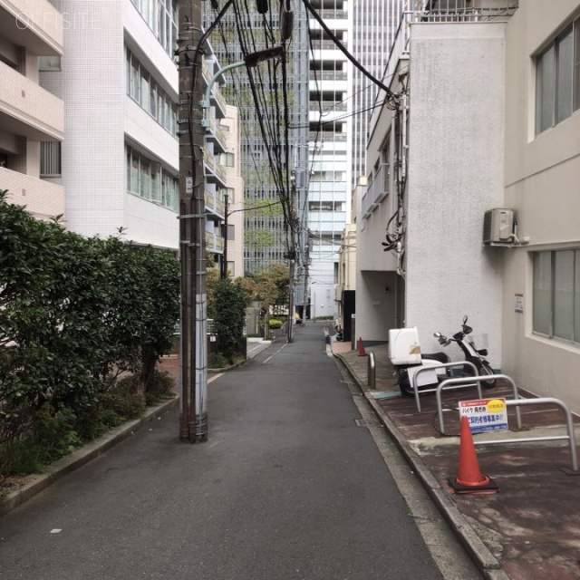 南部坂アネックス ビル前面道路