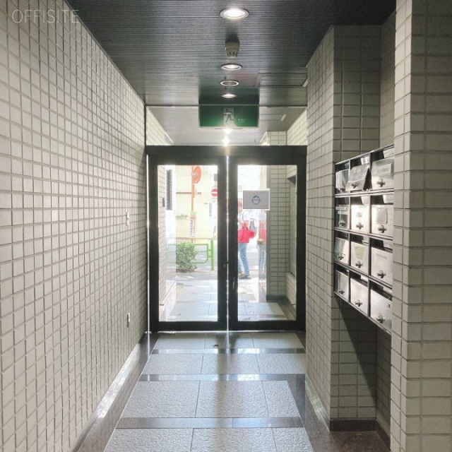 八重洲カトウビル オフィス出入口通路