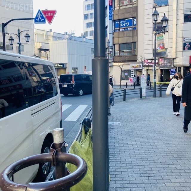 恩田ビル ビル前面道路