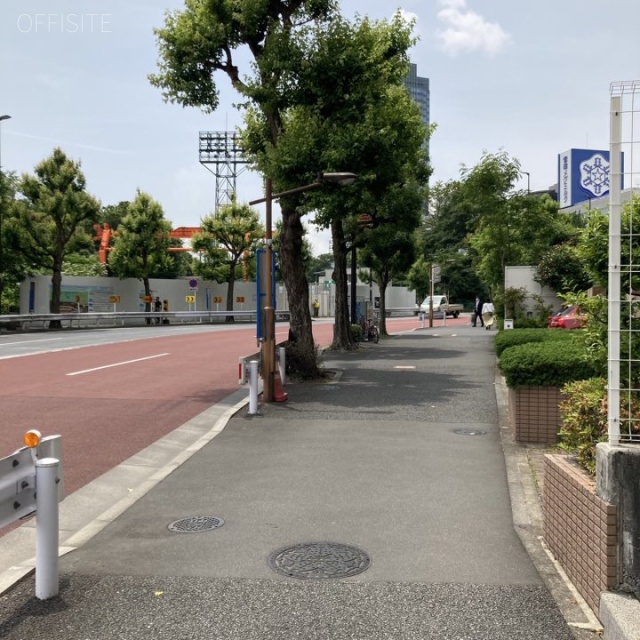 NOVEL WORK Ichigaya ビル前面道路