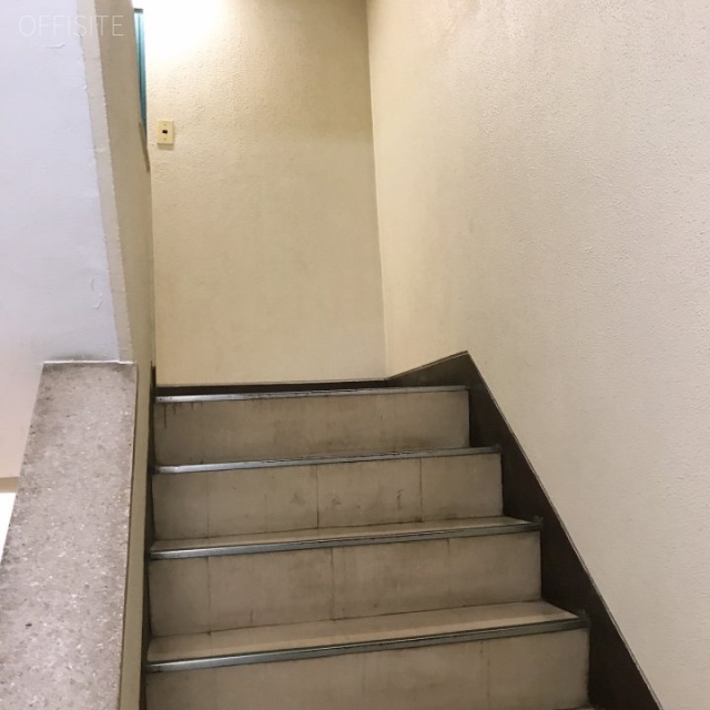 豊ビル エントランス