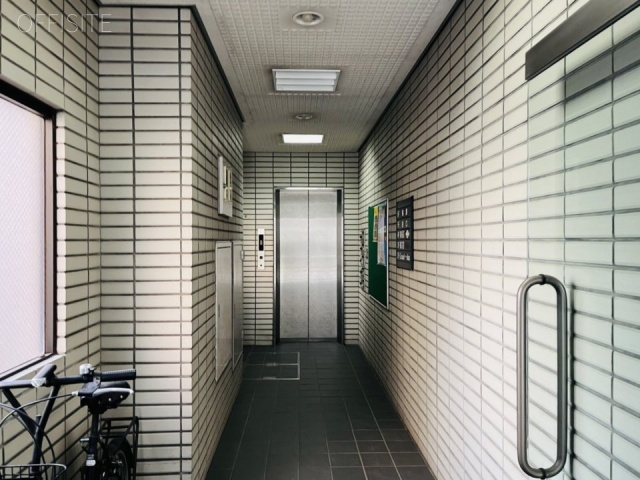 田口ビル エントランス