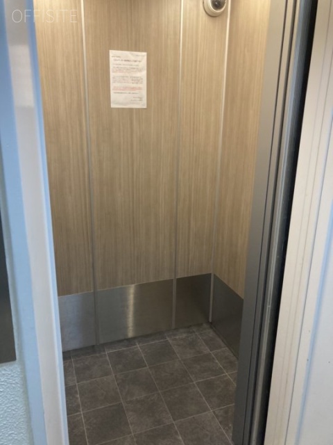 道玄坂ビル エレベーター内